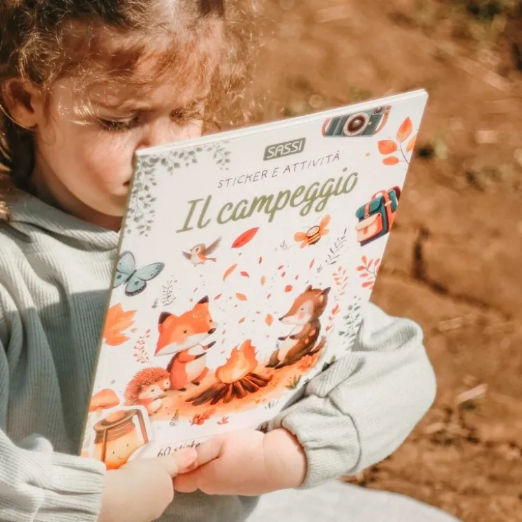 Sticker e attività. Il campeggio